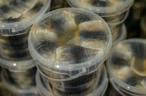 Сельдь по-домаш. (рулеты) с овощами в укс.-масл.заливке 13 (2)