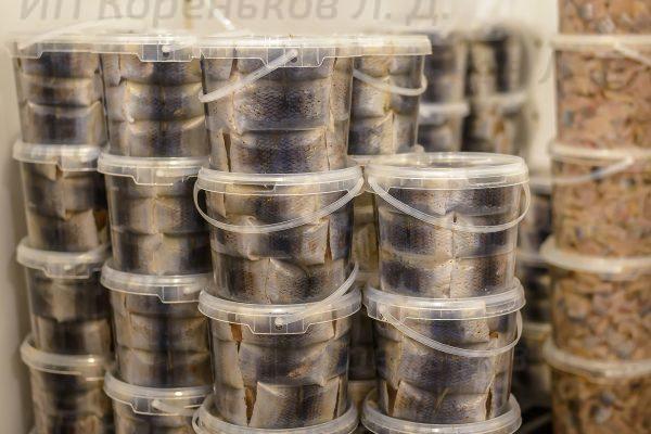 Сельдь по-домаш. (рулеты) с овощами в укс.-масл.заливке 13